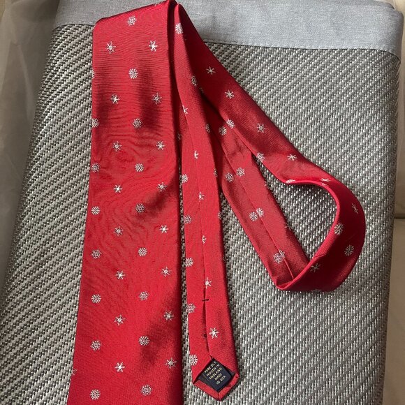 Brooks Brothers Makers 100% Silk Tie Snowflake Pattern - Picture 8 of 12